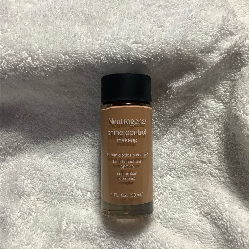 🎉Host Pick🎉Neutrogena Foundation